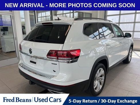 Used 2023 Volkswagen Atlas SE w/ Panoramic Sunroof Package image 4