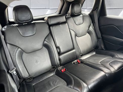 Used 2023 Jeep Cherokee Altitude Lux image 14