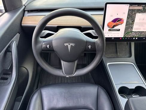 Used 2021 Tesla Model Y Long Range image 13