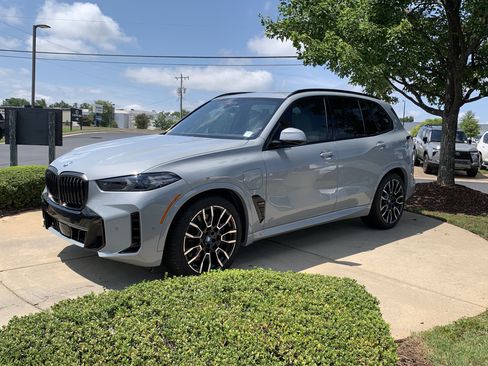 Used 2024 BMW X5 xDrive50e w/ Executive Package AWD/4WD image 5