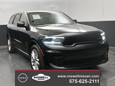 Used 2023 Dodge Durango GT image 2