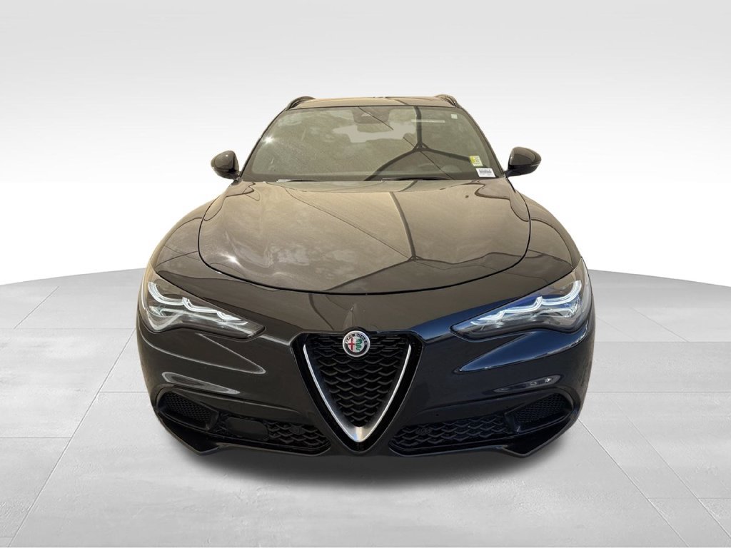 Used 2024 Alfa Romeo Stelvio Ti w/ Performance Driving Package AWD/4WD image 5