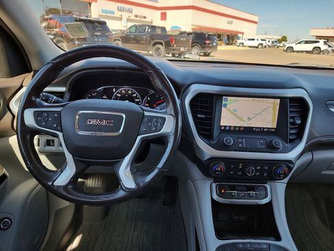 Used 2022 GMC Acadia SLT w/ Technology Package image 13