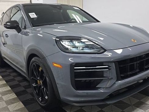 Used 2024 Porsche Cayenne Turbo GT AWD/4WD image 3