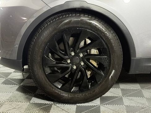 Used 2025 Land Rover Discovery S AWD/4WD image 13