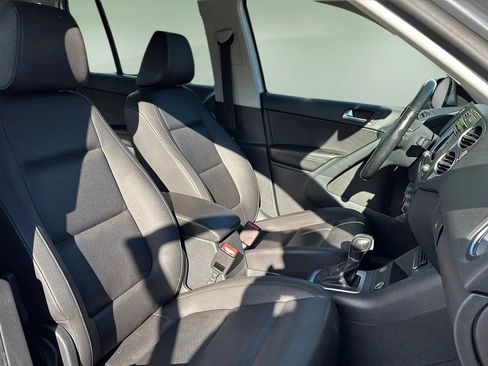 Used 2016 Volkswagen Tiguan S image 22
