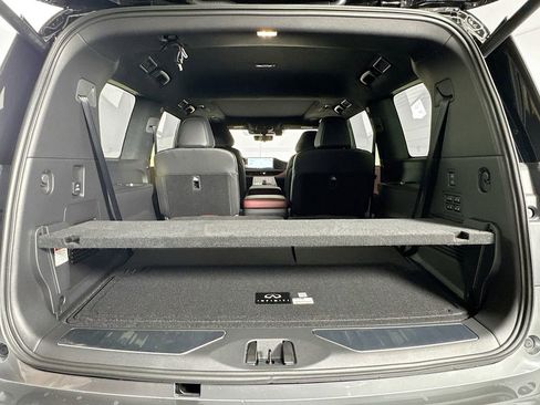 New 2026 INFINITI QX80 Autograph w/ Premium Cargo Package image 33