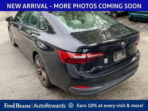 Used 2023 Volkswagen Jetta SE FWD image 4