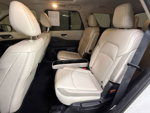 Used 2023 Nissan Pathfinder SL w/ SL Premium Package image 18