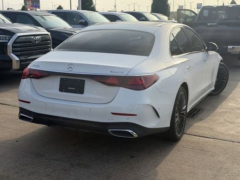 Used 2024 Mercedes-Benz E 350 4MATIC Sedan image 5