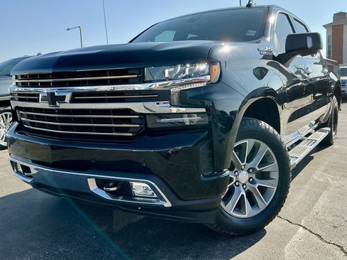 Used 2021 Chevrolet Silverado 1500 High Country w/ Technology Package image 3