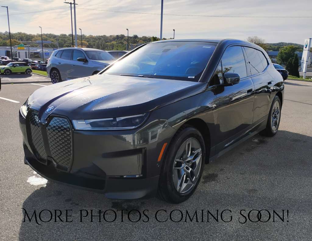Used 2022 BMW iX xDrive50 w/ Premium Package AWD/4WD image 5
