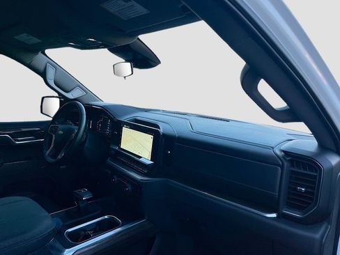 Used 2025 Chevrolet Silverado 1500 LT Trail Boss w/ Convenience Package II AWD/4WD image 30