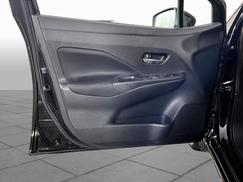 Used 2021 Nissan Versa SV FWD image 21