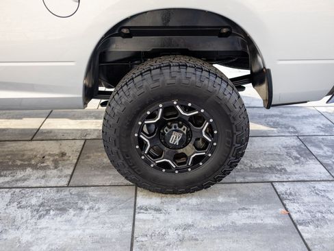 Used 2013 RAM 2500 Tradesman w/ Chrome Appearance Group image 9