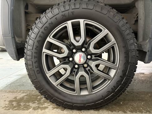 Used 2021 GMC Sierra 1500 AT4 w/ AT4 Premium Package image 10