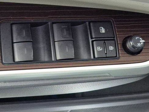 Certified 2024 Toyota Sienna XLE image 17