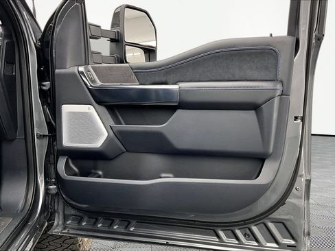 Used 2025 Ford F250 Platinum AWD/4WD image 25