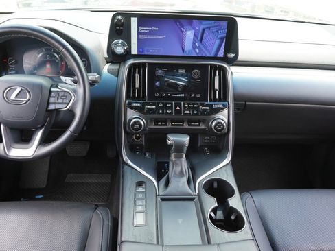 Used 2024 Lexus LX 600 4WD w/ Interior Upgrade Package image 28