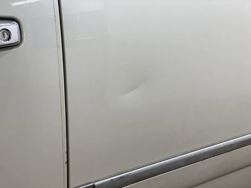 Used 2012 Chevrolet Avalanche LTZ image 36