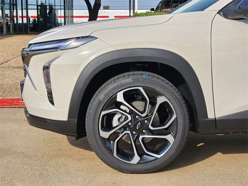 New 2026 Chevrolet Trax RS w/ Driver Confidence Package image 7