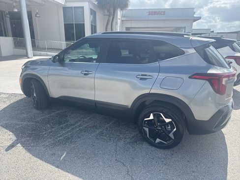 Certified 2024 Kia Seltos EX image 3