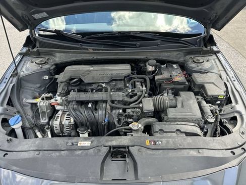 Used 2024 Hyundai Elantra SEL FWD image 19
