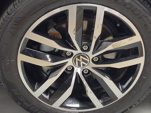 Used 2025 Volkswagen Jetta SE FWD image 31
