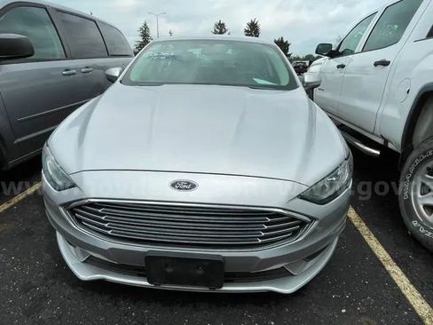 Used 2017 Ford Fusion S FWD image 2