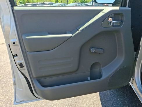 Used 2015 Nissan Frontier S RWD image 17
