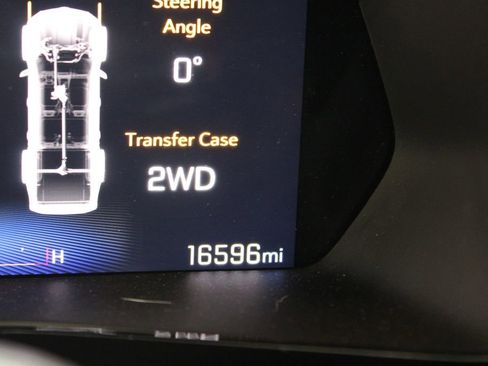 Used 2024 Chevrolet Colorado Z71 w/ Z71 Convenience Package 2 image 35