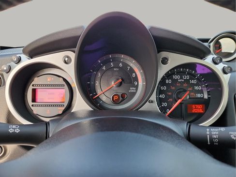Used 2019 Nissan 370Z Touring Sport RWD image 16