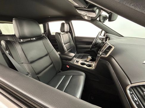 Used 2017 Jeep Grand Cherokee Limited image 40