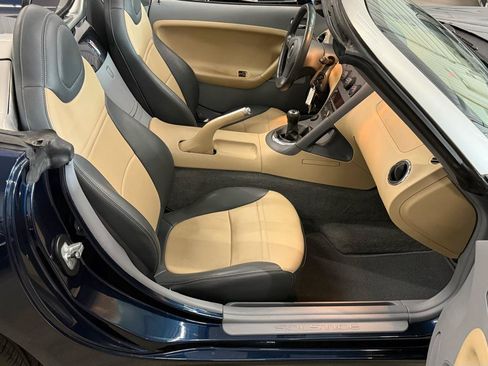 Used 2006 Pontiac Solstice Convertible w/ Premium Package RWD image 34