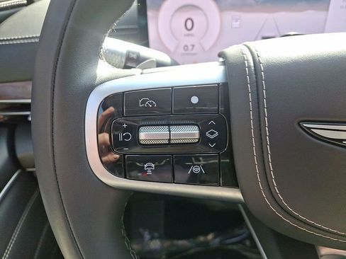 Used 2025 Genesis GV80 3.5T Prestige image 17