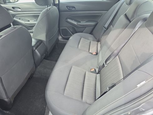 Used 2025 Nissan Altima 2.5 SV image 14