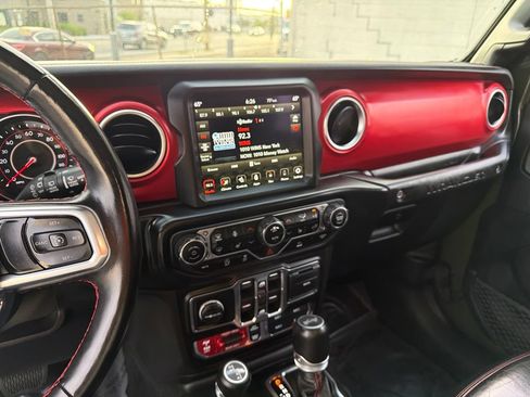 Used 2021 Jeep Wrangler Unlimited Rubicon AWD/4WD image 34