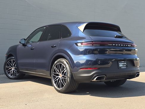 Certified 2026 Porsche Cayenne AWD/4WD image 3