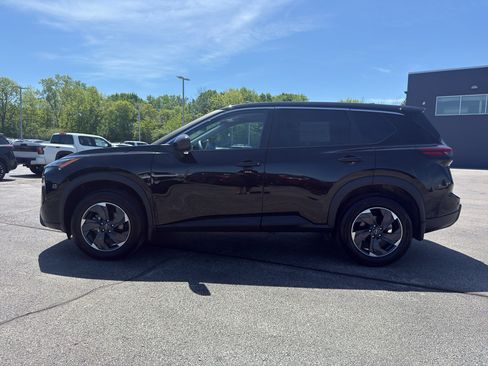 Certified 2026 Nissan Rogue SV AWD/4WD image 6