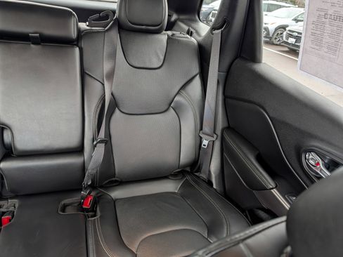 Used 2020 Jeep Cherokee Limited image 14