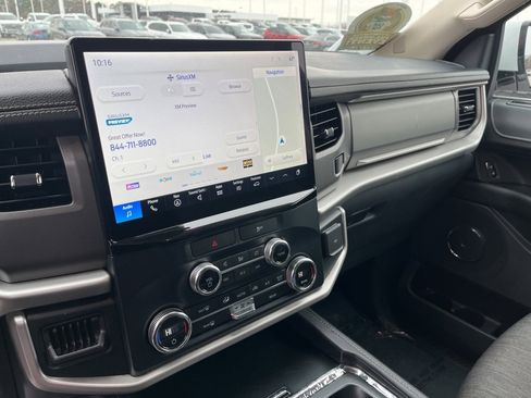 Used 2022 Ford Expedition XLT image 22