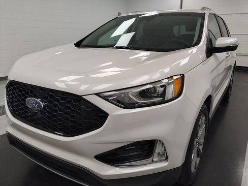 Used 2019 Ford Edge Titanium w/ Cold Weather Package AWD/4WD image 15