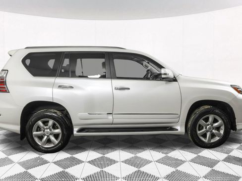Used 2018 Lexus GX 460 w/ Navigation Package image 16