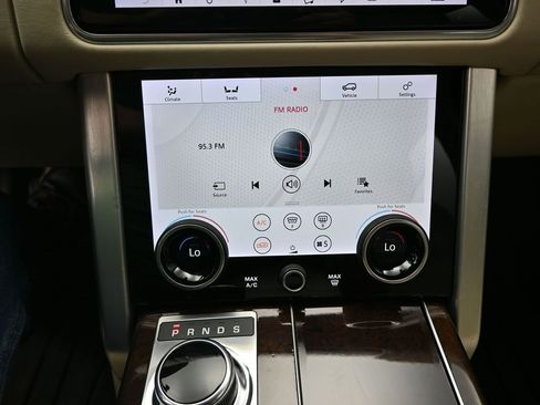 Used 2018 Land Rover Range Rover Supercharged image 14