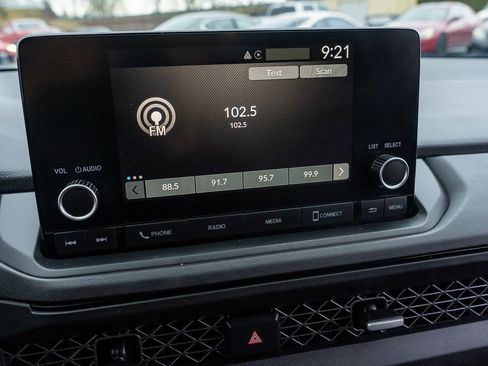 Certified 2023 Honda Accord EX image 27