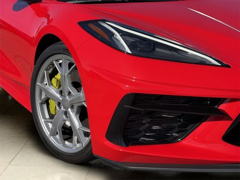 Used 2020 Chevrolet Corvette Stingray Premium Cpe w/ 3LT Preferred Equipment Group image 47