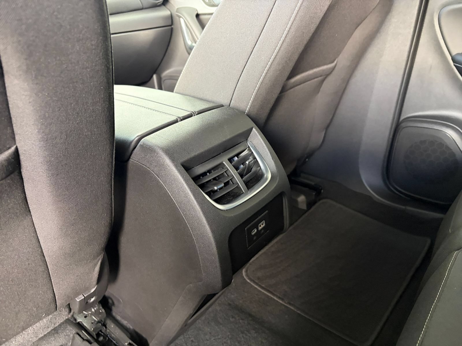 Used 2026 Chevrolet Blazer LT FWD image 22