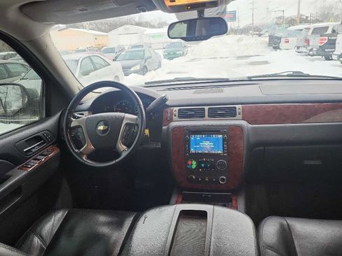 Used 2011 Chevrolet Suburban LTZ image 10