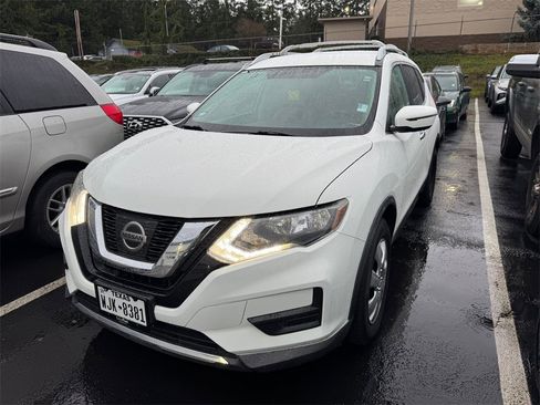 Used 2017 Nissan Rogue S w/ Appearance Package image 2