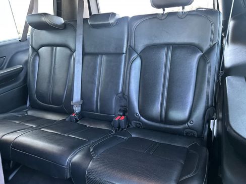 Used 2023 Jeep Wagoneer L Series III w/ Preferred Equipment Group image 16